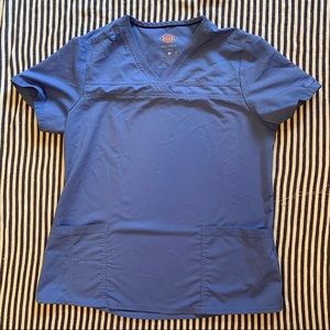 Dickies Balance 2 Pocket V Neck Scrub Top Ceil Size L
